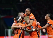 米兰体育下载-荷兰队豪取胜利，晋级半决赛