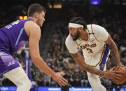 米兰体育网页版-湖人战胜爵士，稳居西部第二