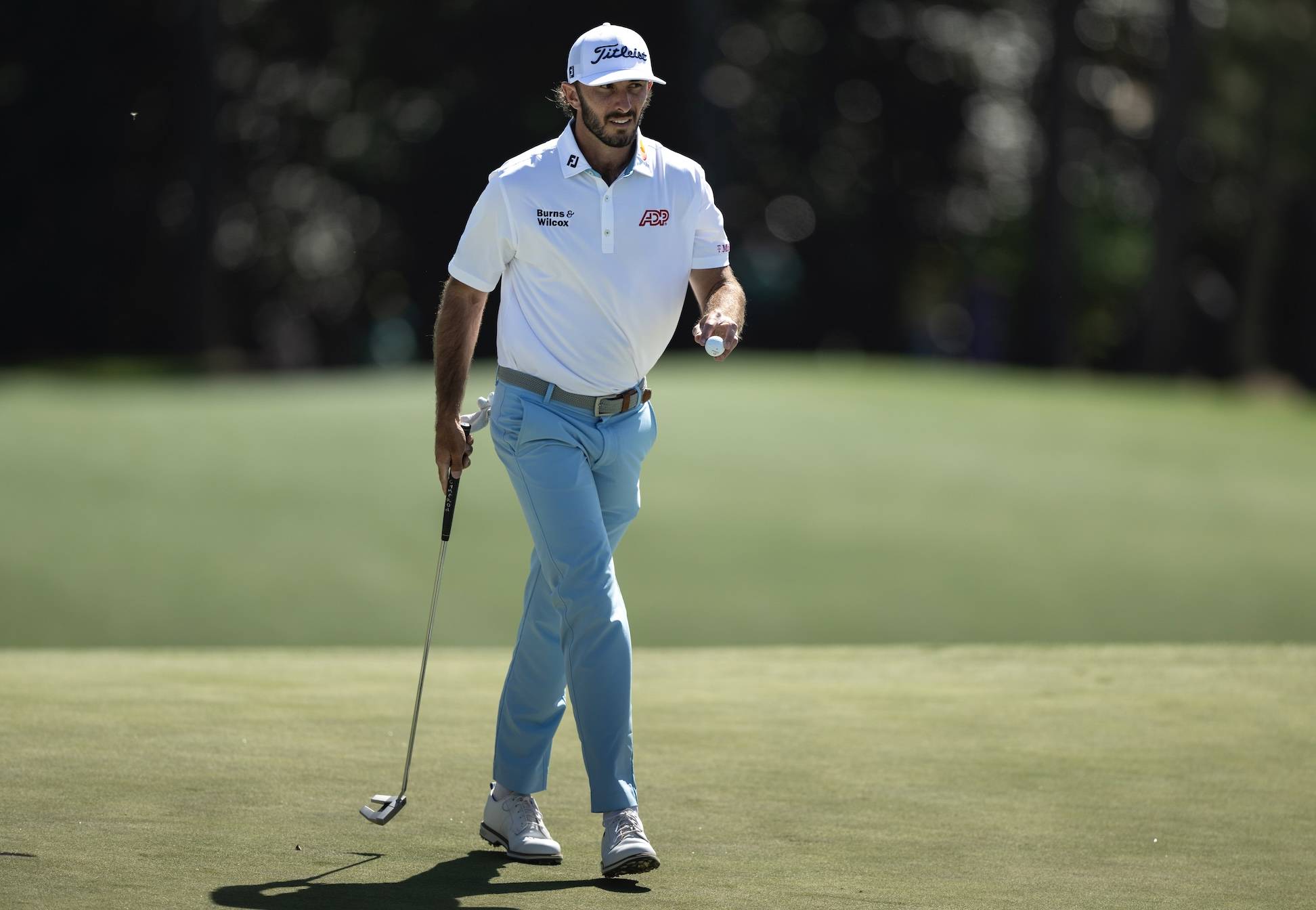 辛根取得胜利，晋级比赛淘汰赛