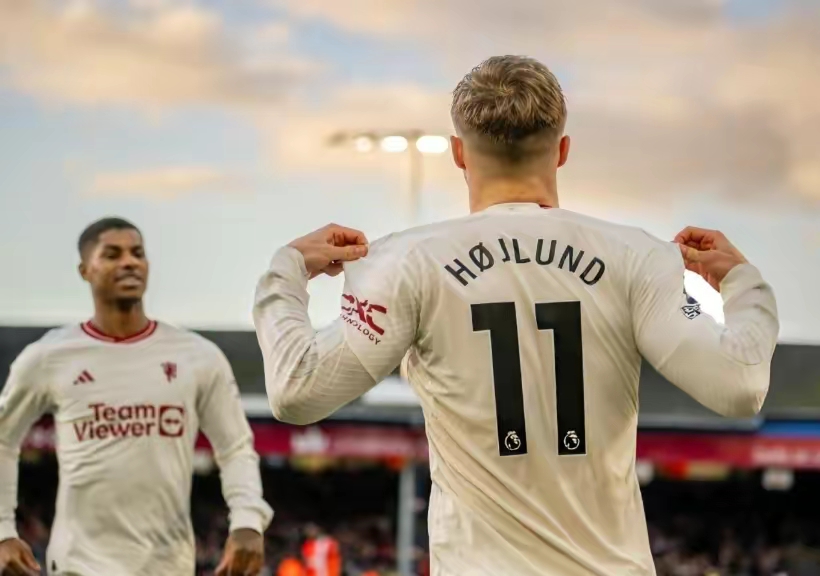 拜仁横扫曼联，晋级欧冠半决赛