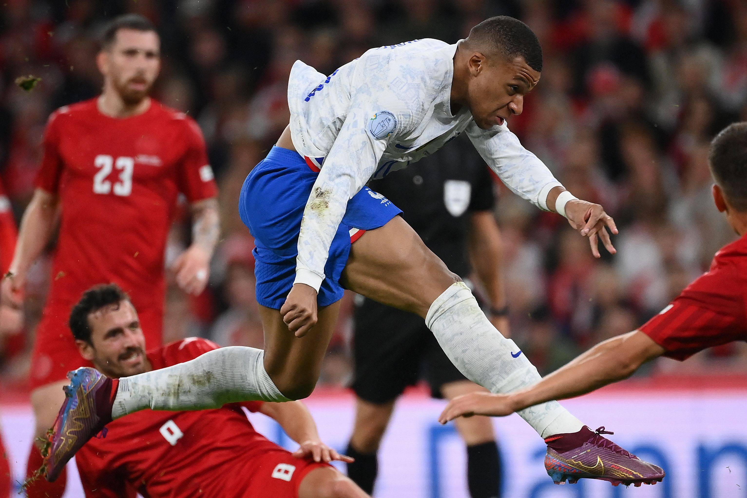 荷兰队不敌对手泪洒赛场错失奇迹 荷兰队不敌对手泪洒赛场错失奇迹