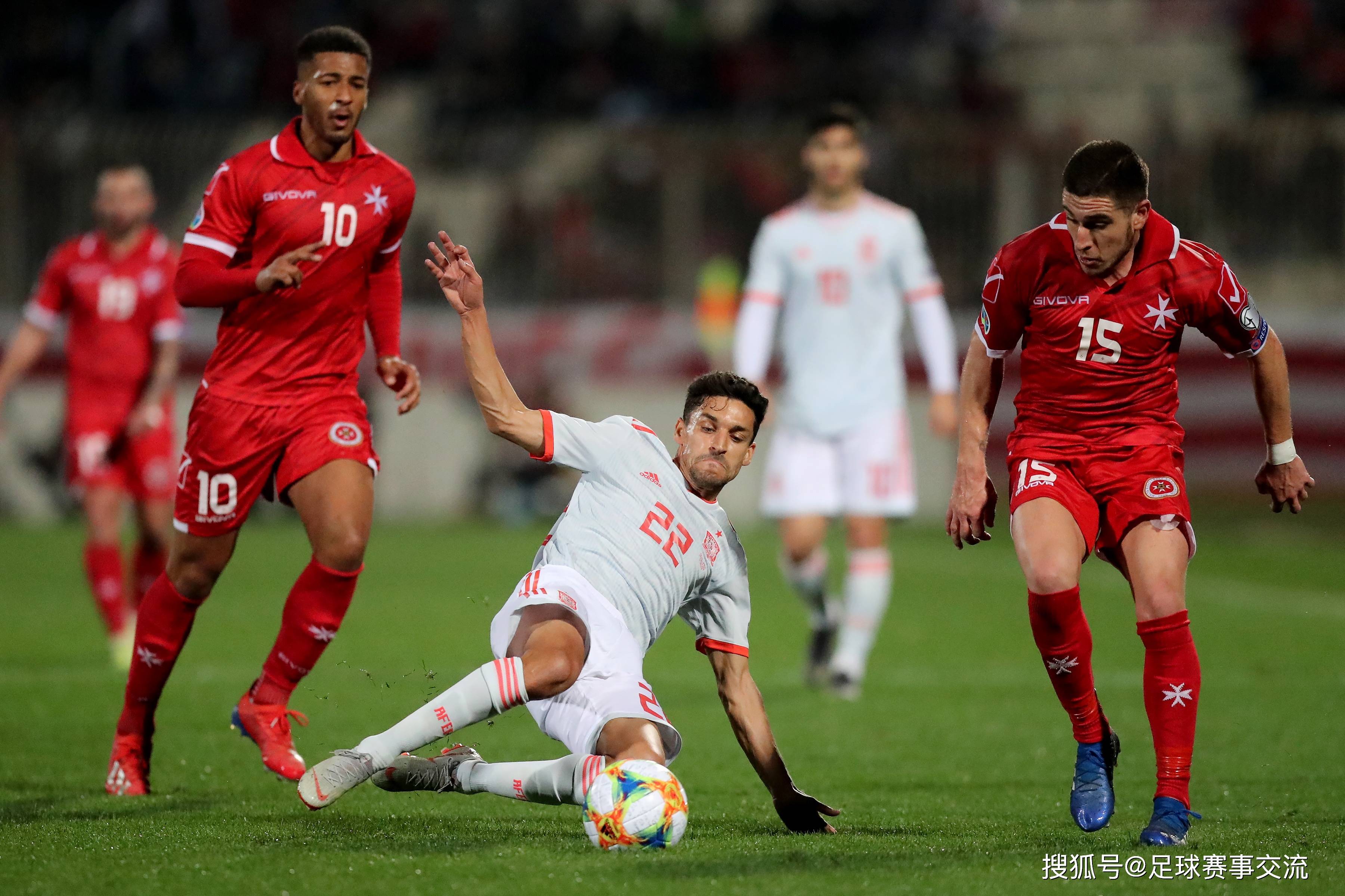 克罗地亚憾平罗马尼亚,积分仍领先 克罗地亚憾平罗马尼亚,积分仍领先