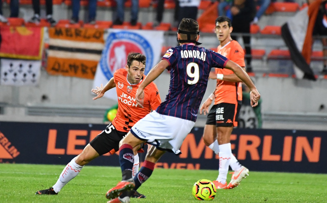 里昂客场平尼斯,保住积分榜前四位置的简单介绍 里昂客场平尼斯,保住积分榜前四位置的简单介绍