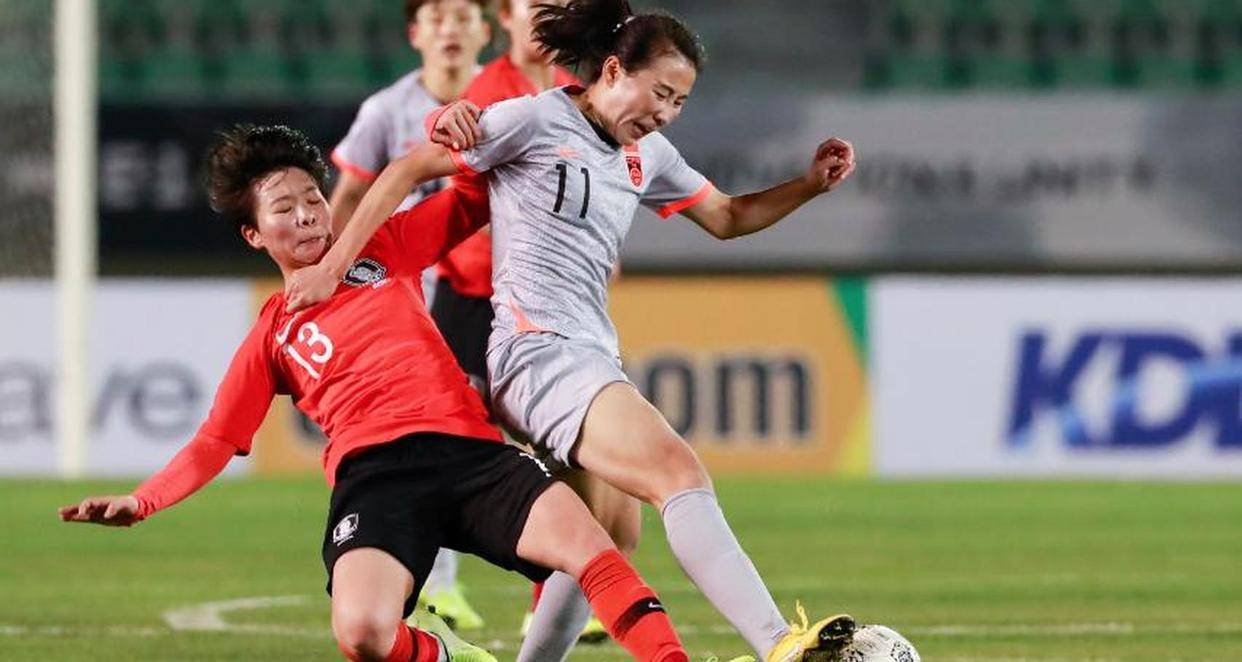 中国女足队员斗志昂扬,实现惊天逆转晋级四强 中国女足队员斗志昂扬,实现惊天逆转晋级四强