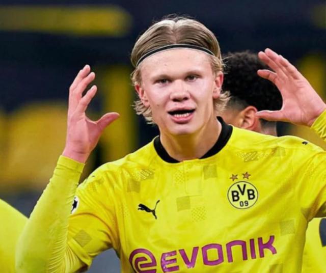 包含格雷茨曼展现超强实力，为球队晋级做贡献的词条