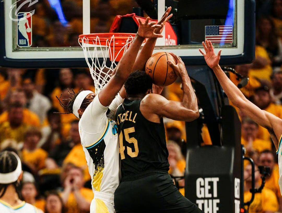 步行者遭遇连败,需调整实力迎接新赛季 步行者遭遇连败,需调整实力迎接新赛季