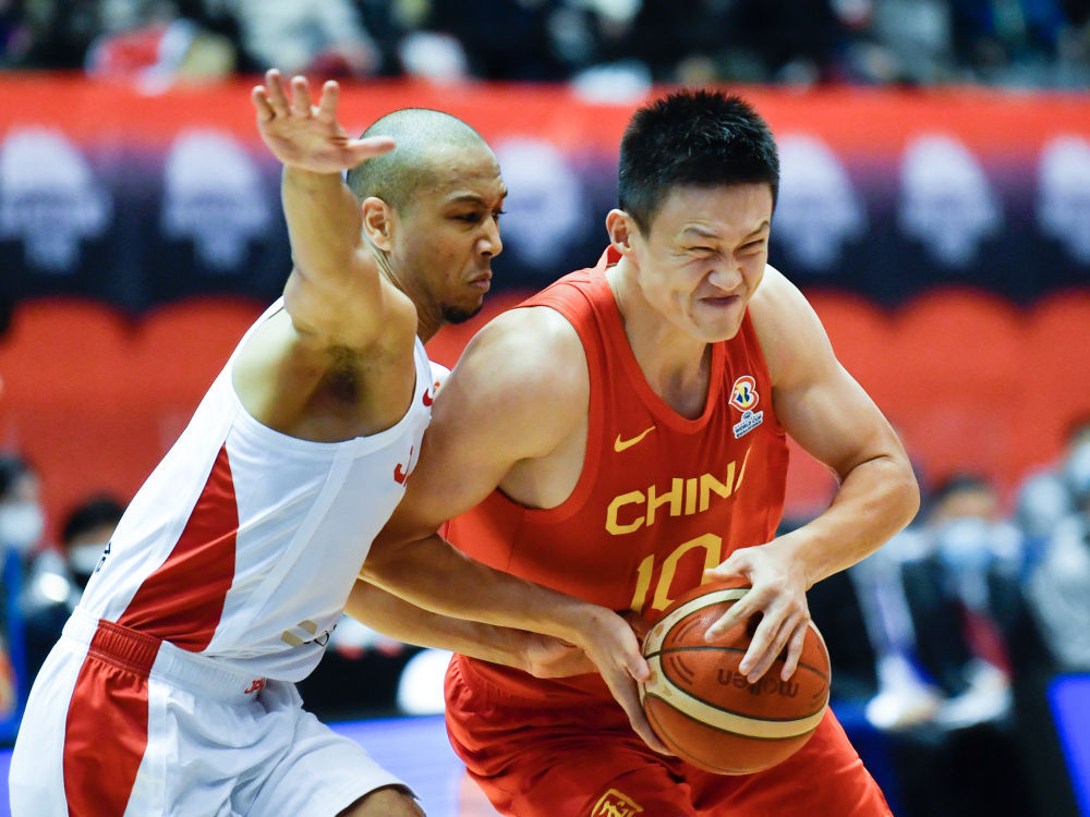 勇士B队横扫日本男篮,费沃斯惊艳世界 勇士B队横扫日本男篮,费沃斯惊艳世界