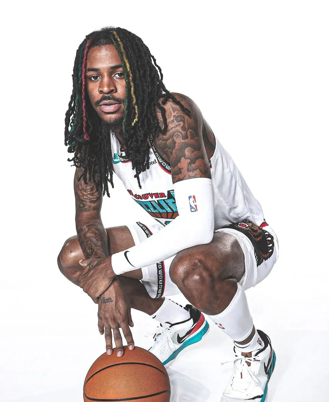 关于凯尔特人主场战胜灰熊，取得三连胜的信息