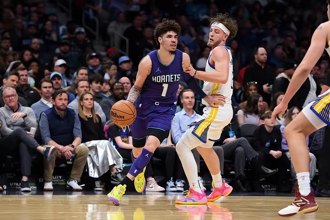 黄蜂击败老鹰保持不败 黄蜂击败老鹰保持不败