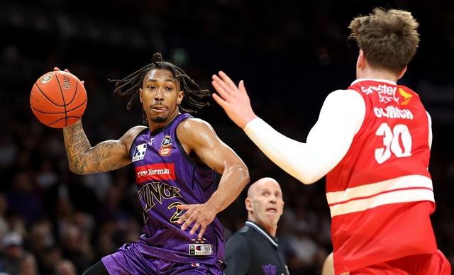 黄蜂击败老鹰保持不败 黄蜂击败老鹰保持不败