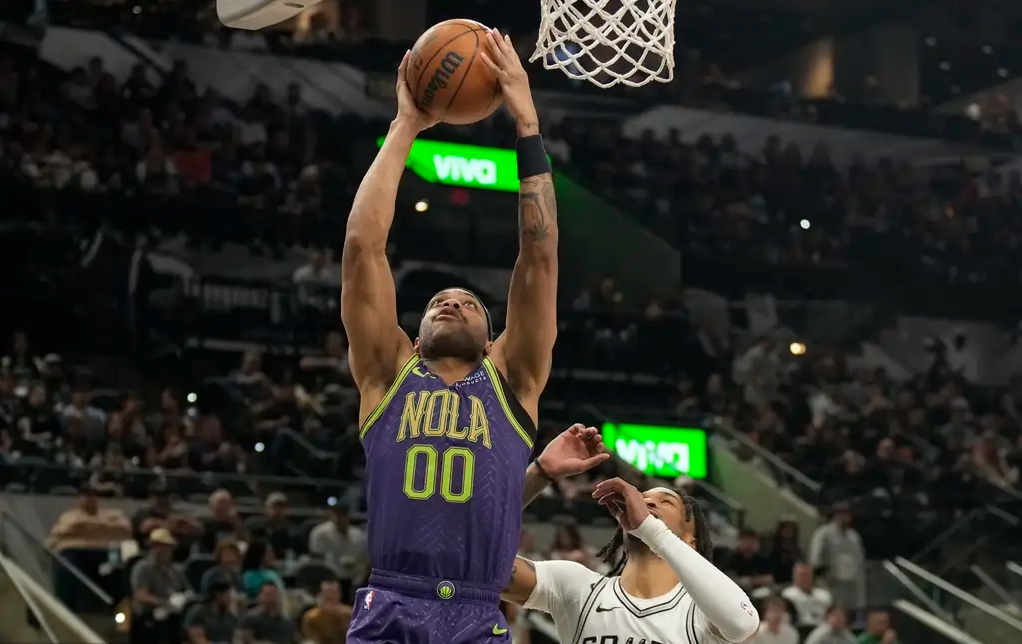 包含马刺惨负鹈鹕，憾失终结连胜的词条