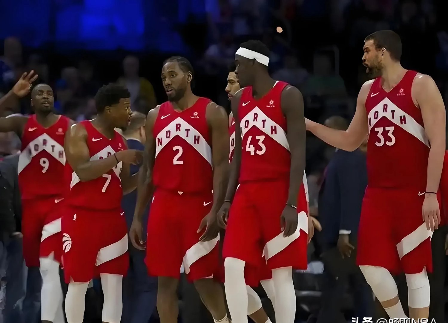 猛龙双星合砍,轻松击败小牛 猛龙双星合砍,轻松击败小牛