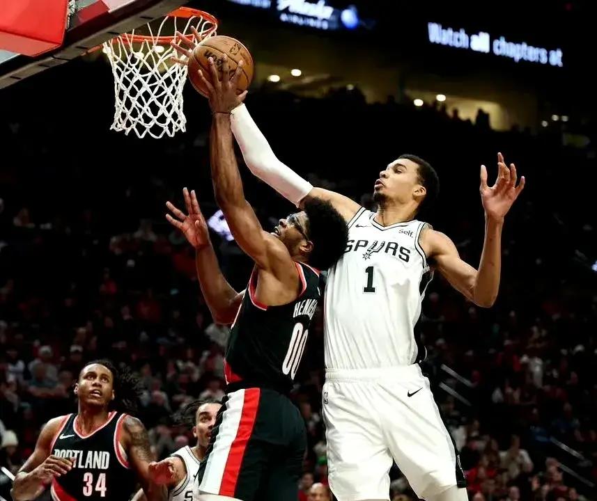 雄鹿力克马刺,继续领先东部 雄鹿力克马刺,继续领先东部