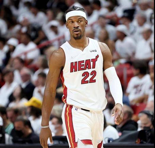 包含热火客场力克篮网，巴特勒砍下生涯新高的词条