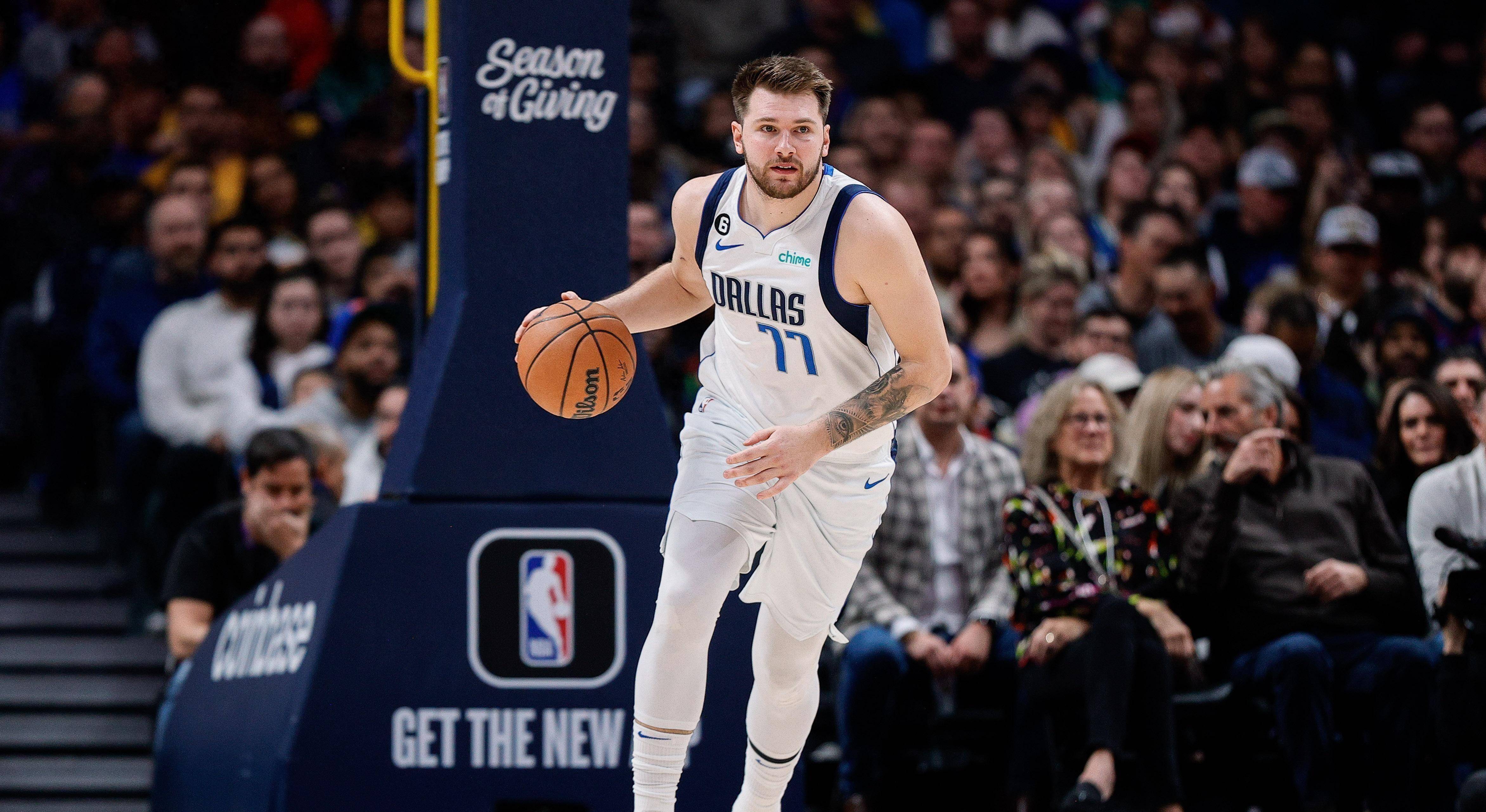 勇士大胜独行侠继续保持不败纪录 勇士大胜独行侠继续保持不败纪录