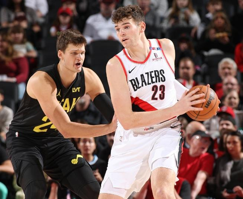 开拓者不敌爵士，遭遇连败