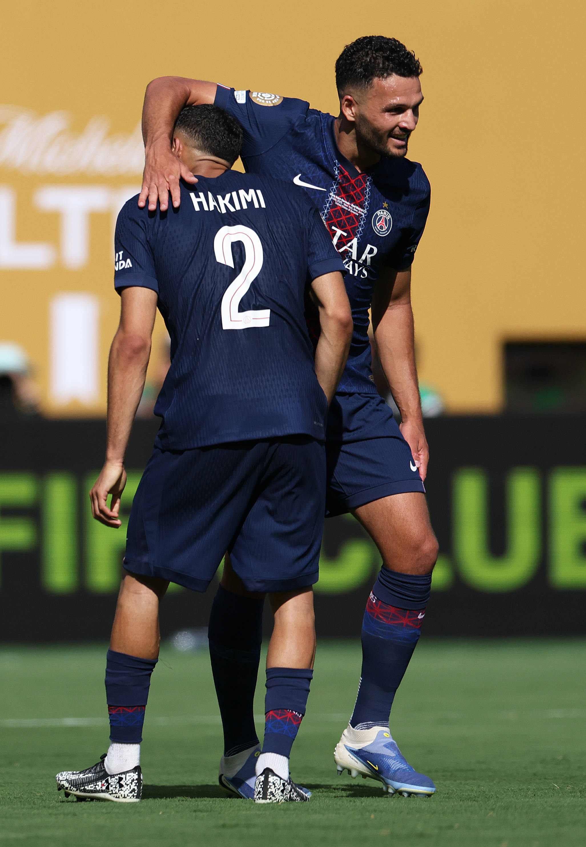 关于巴黎圣日耳曼客场完胜，领先优势扩大的信息